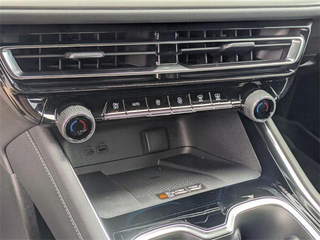 new 2026 Chevrolet Traverse car, priced at $46,120