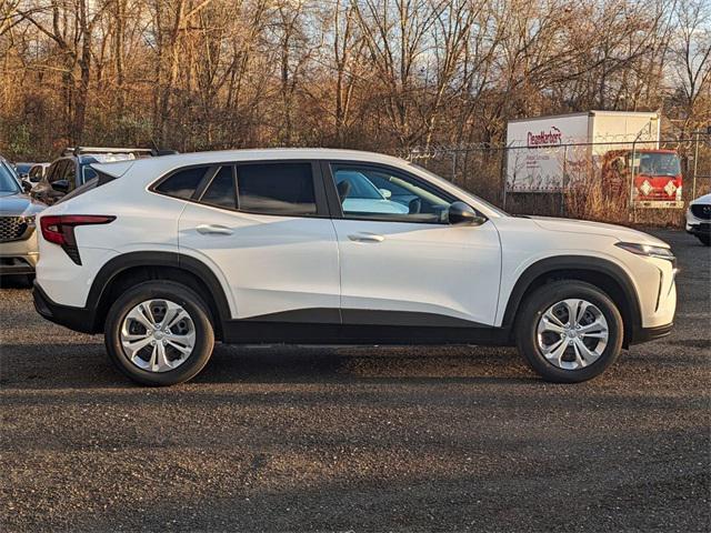 new 2025 Chevrolet Trax car, priced at $22,240