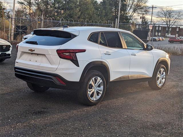 new 2025 Chevrolet Trax car, priced at $22,240