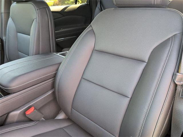 new 2026 Chevrolet Traverse car, priced at $47,345