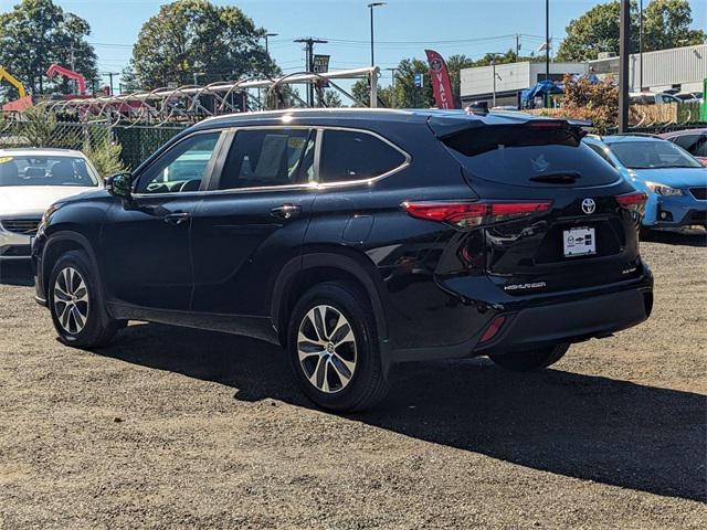 used 2023 Toyota Highlander car, priced at $41,250