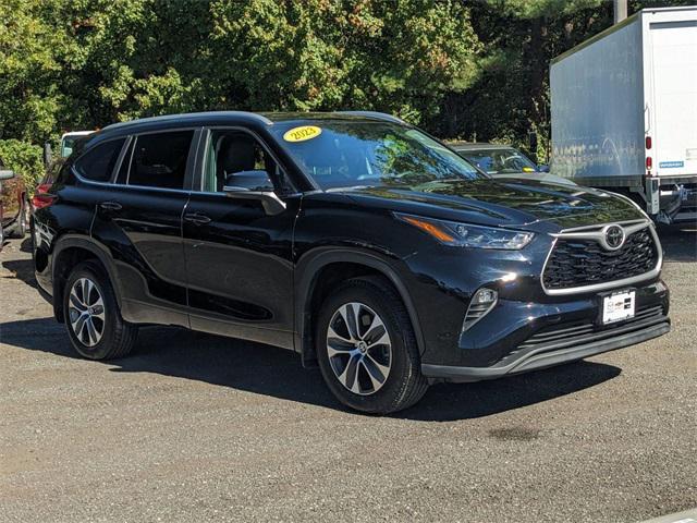 used 2023 Toyota Highlander car, priced at $41,250