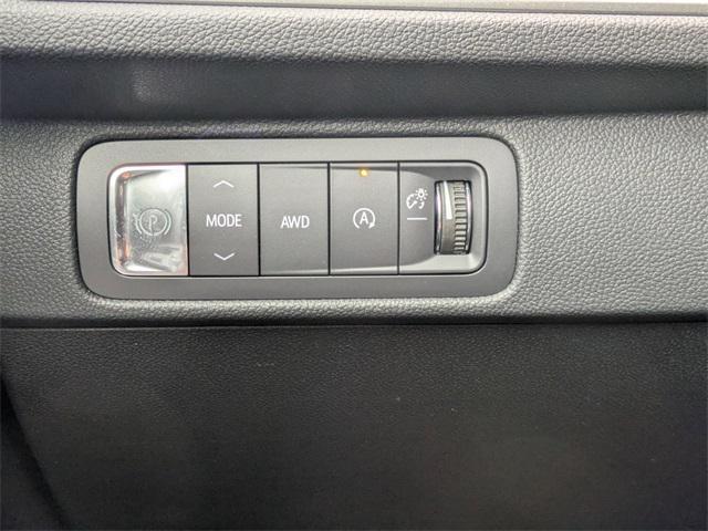new 2025 Chevrolet Traverse car, priced at $50,635