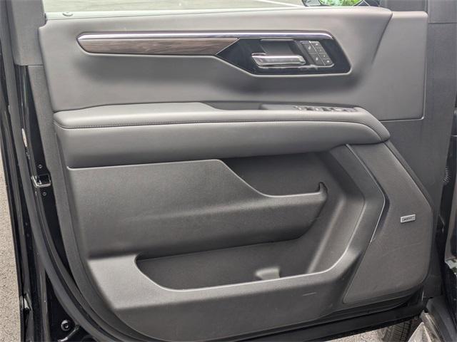 new 2025 Chevrolet Suburban car