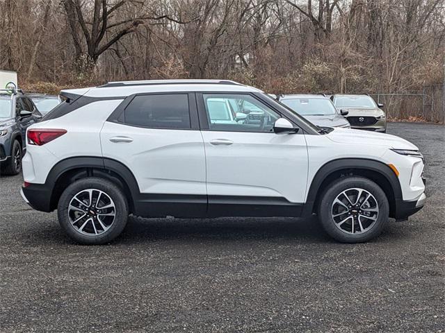 new 2025 Chevrolet TrailBlazer car, priced at $27,990