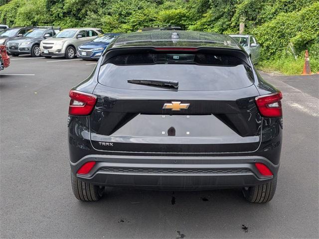 new 2025 Chevrolet Trax car, priced at $23,525