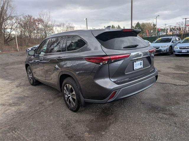 used 2021 Toyota Highlander car, priced at $32,477