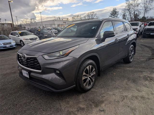 used 2021 Toyota Highlander car, priced at $32,477