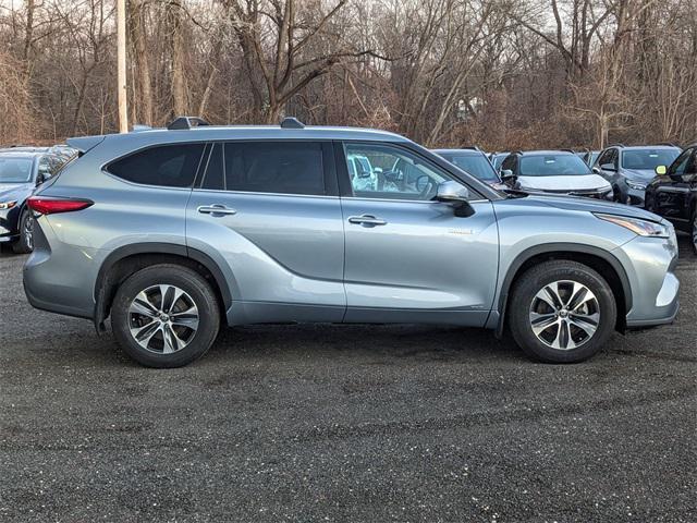 used 2021 Toyota Highlander Hybrid car, priced at $35,550