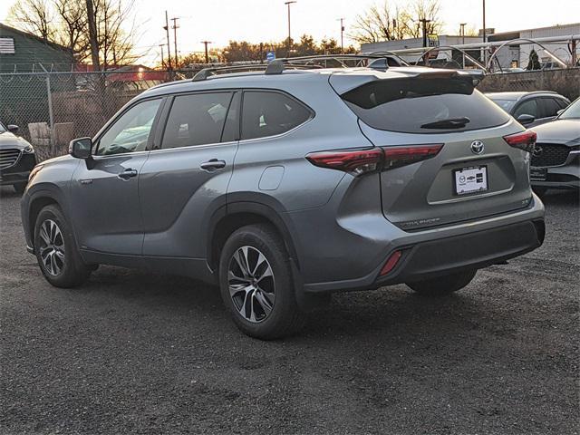 used 2021 Toyota Highlander Hybrid car, priced at $35,550