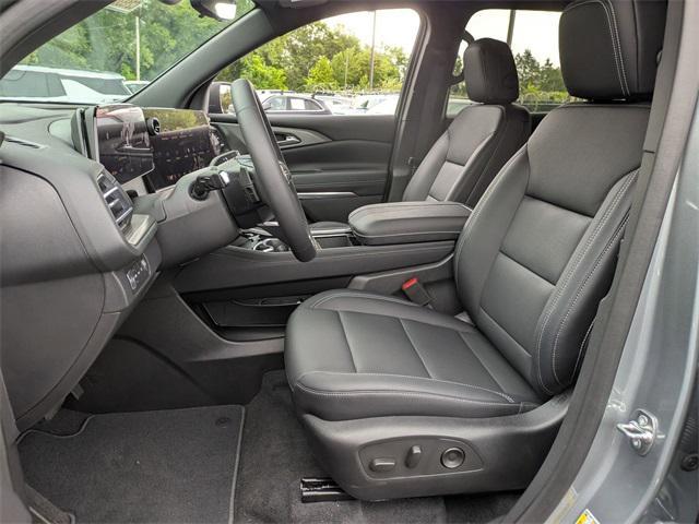 new 2026 Chevrolet Traverse car, priced at $47,315