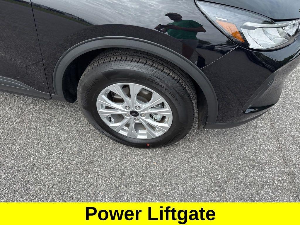 used 2025 Ford Escape car, priced at $28,499