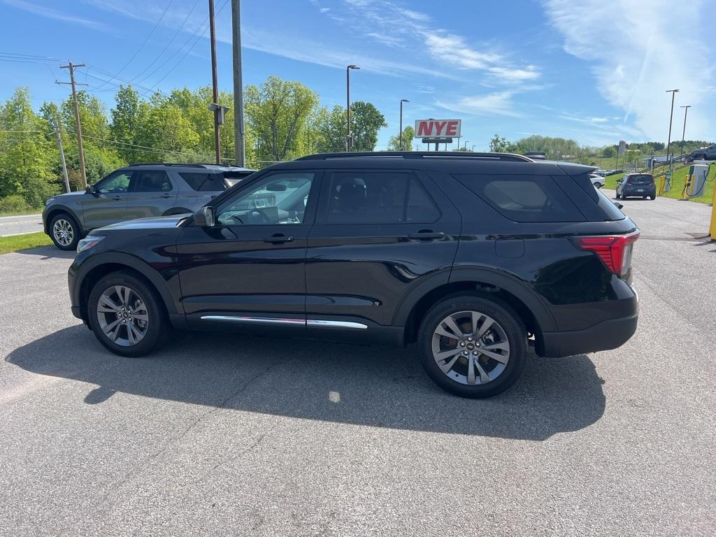 new 2025 Ford Explorer car, priced at $44,850