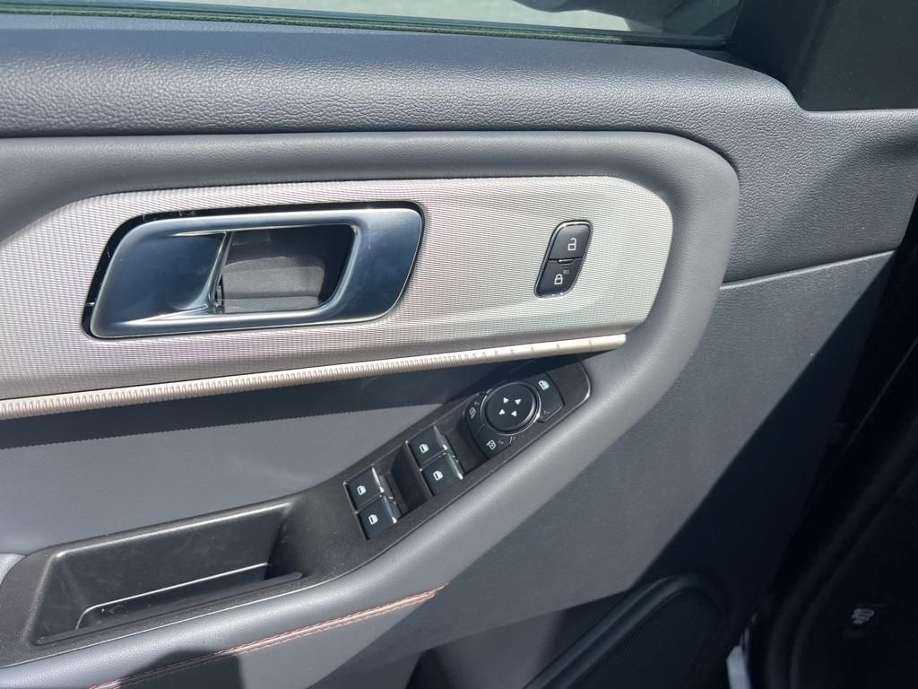 new 2025 Ford Explorer car, priced at $44,850