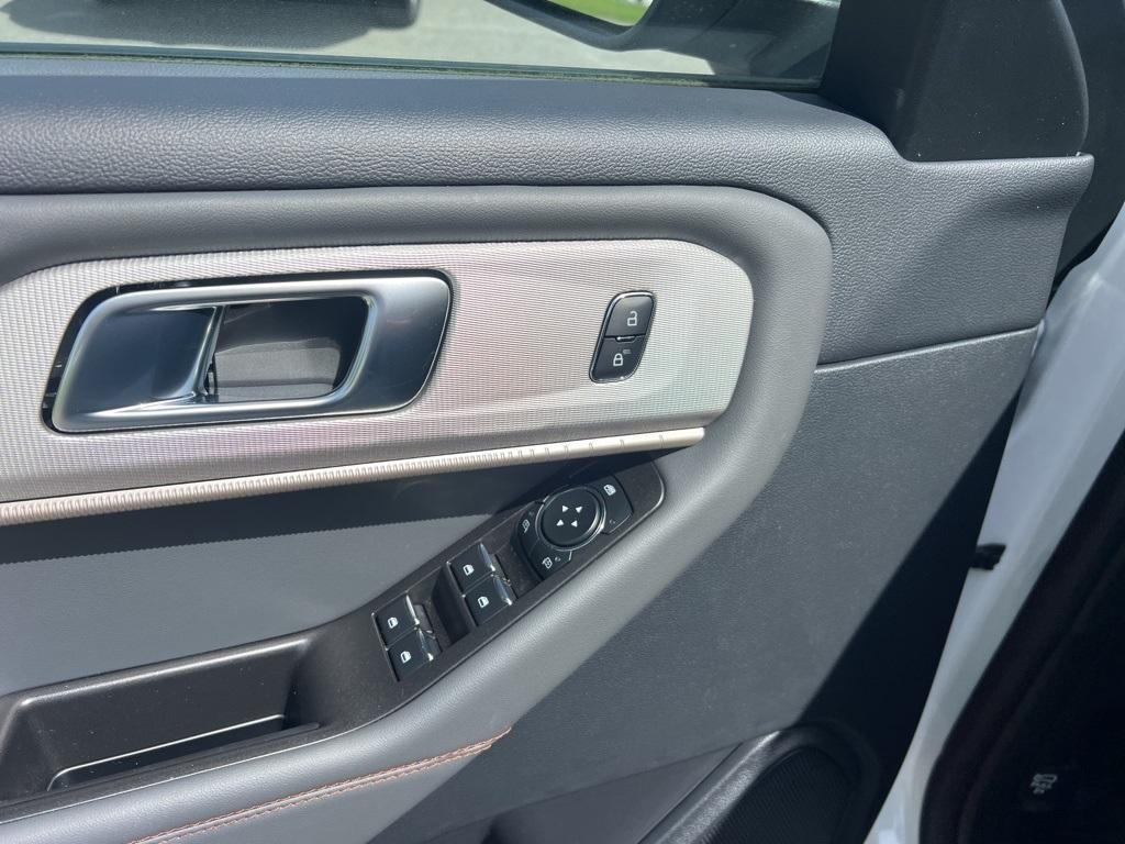 new 2025 Ford Explorer car, priced at $41,149