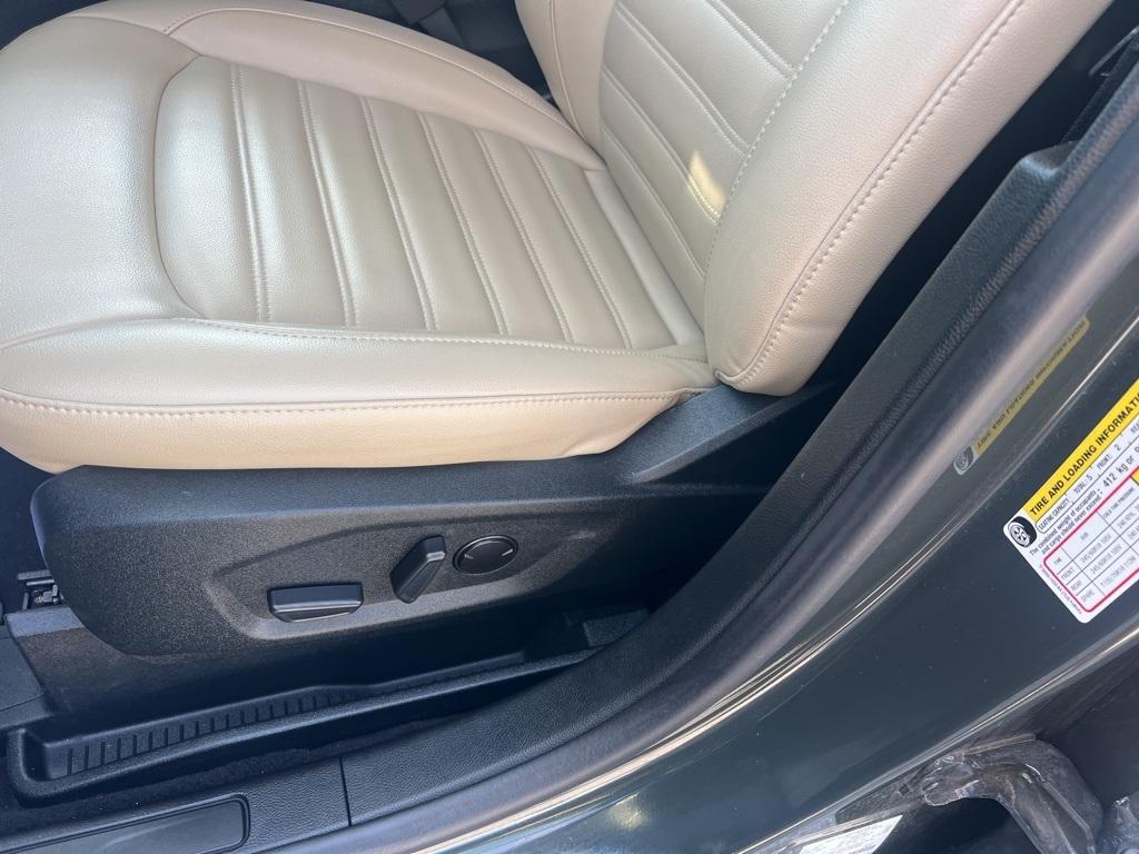 used 2022 Ford Edge car, priced at $25,830