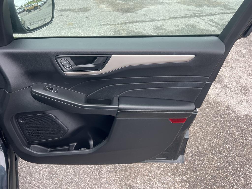 used 2022 Ford Escape car, priced at $24,320