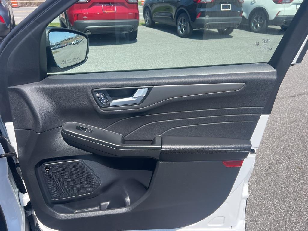 used 2025 Ford Escape car, priced at $29,999
