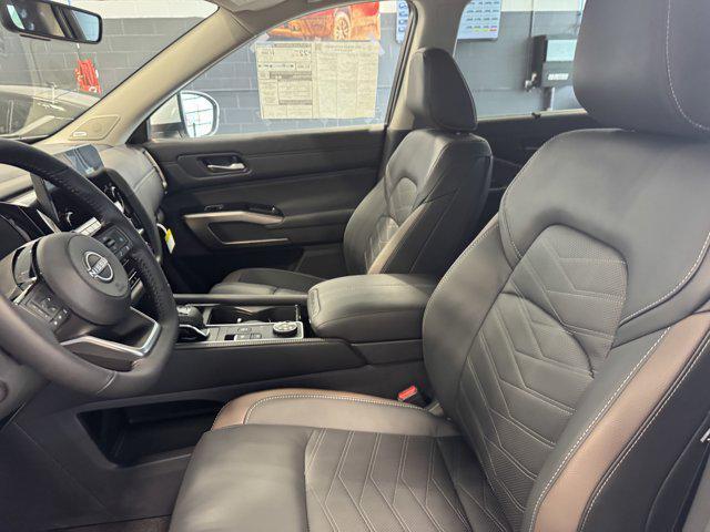 new 2025 Nissan Pathfinder car, priced at $53,301