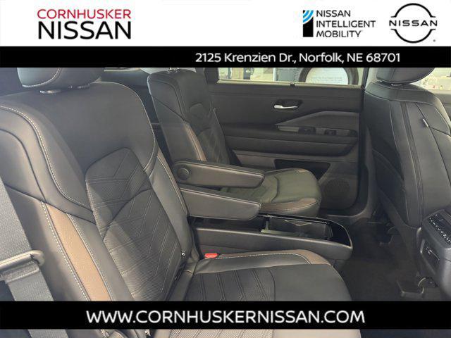 new 2025 Nissan Pathfinder car, priced at $52,551