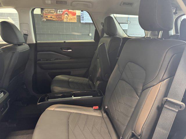new 2025 Nissan Pathfinder car, priced at $53,301