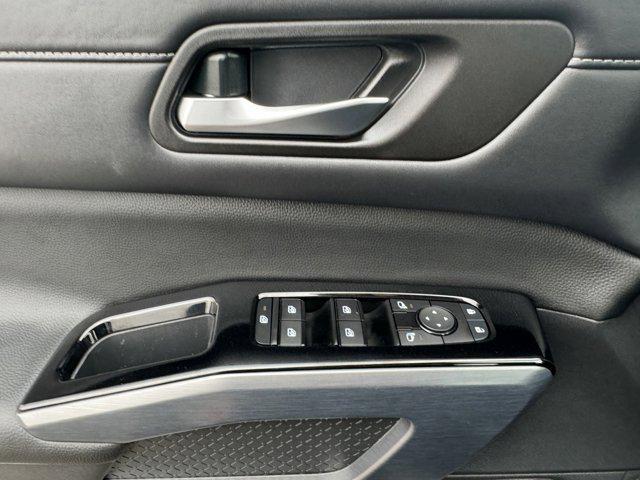 used 2024 Nissan Pathfinder car, priced at $39,990