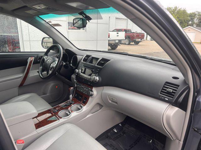 used 2012 Toyota Highlander car, priced at $13,290
