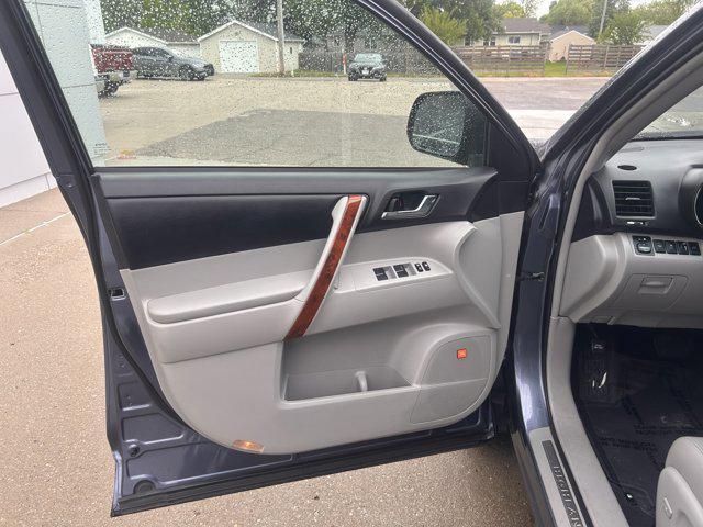 used 2012 Toyota Highlander car, priced at $13,290