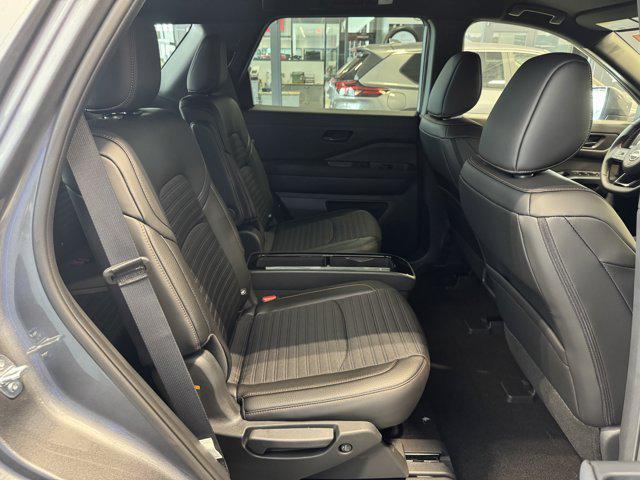 new 2025 Nissan Pathfinder car, priced at $44,862