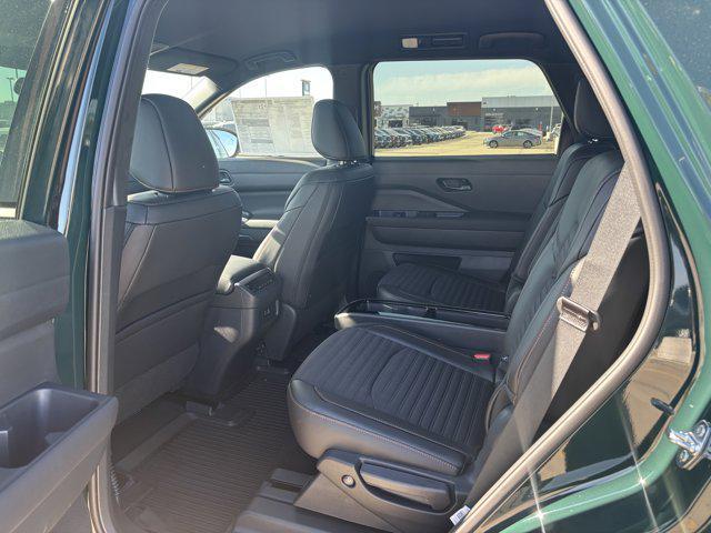 new 2025 Nissan Pathfinder car, priced at $46,620