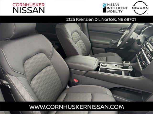 new 2024 Nissan Pathfinder car, priced at $40,634