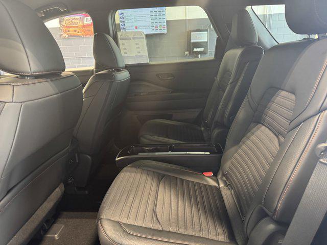 new 2025 Nissan Pathfinder car, priced at $44,678