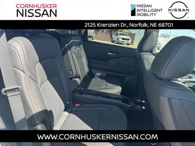 new 2024 Nissan Pathfinder car, priced at $46,583