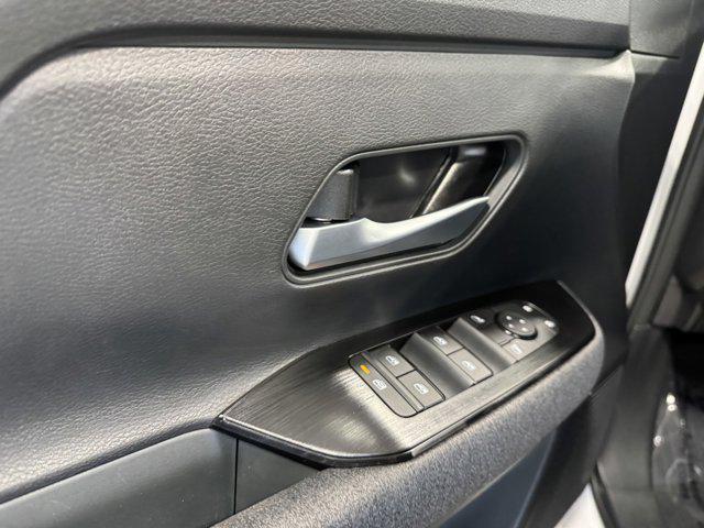 new 2025 Nissan Kicks car, priced at $27,458