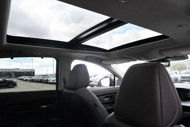 new 2025 Nissan Murano car, priced at $51,433