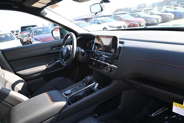 new 2025 Nissan Pathfinder car, priced at $45,287