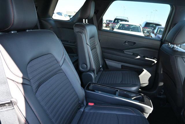 new 2025 Nissan Pathfinder car, priced at $45,287
