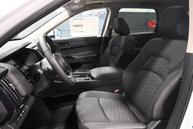 new 2025 Nissan Pathfinder car, priced at $45,289