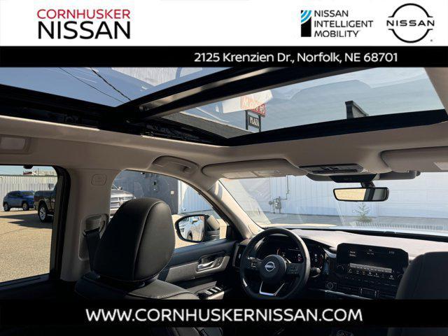 new 2024 Nissan Pathfinder car, priced at $51,501