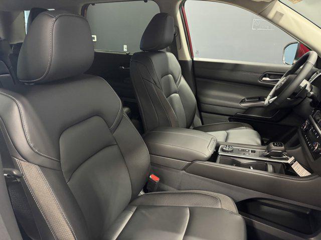 new 2025 Nissan Pathfinder car, priced at $48,823