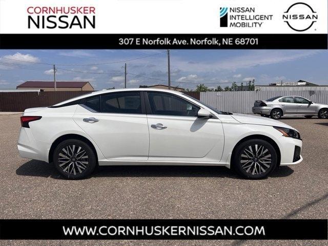 used 2023 Nissan Altima car, priced at $30,805