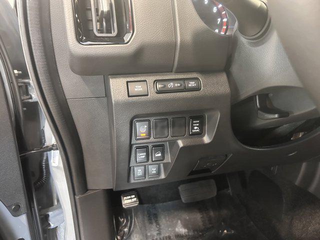 new 2025 Nissan Frontier car, priced at $46,961