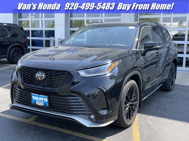 used 2023 Toyota Highlander car, priced at $42,999