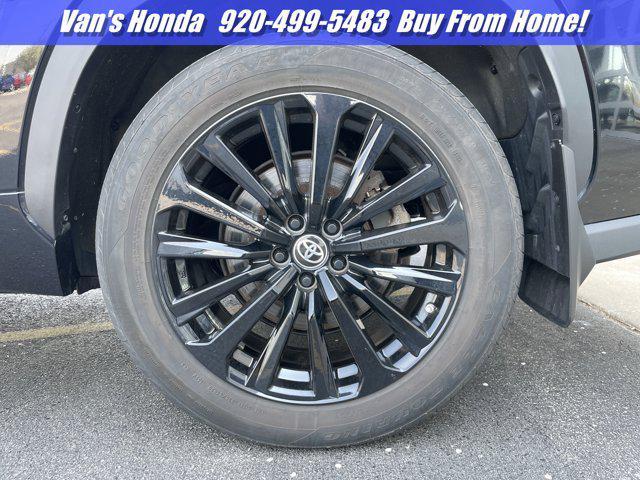 used 2023 Toyota Highlander car, priced at $42,999
