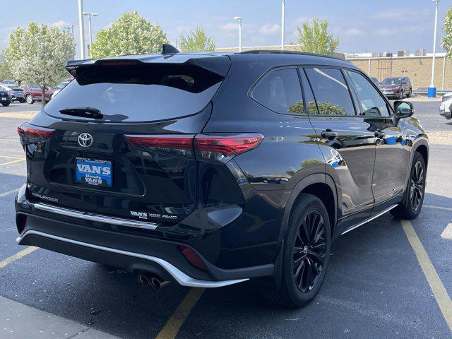 used 2023 Toyota Highlander car, priced at $43,595