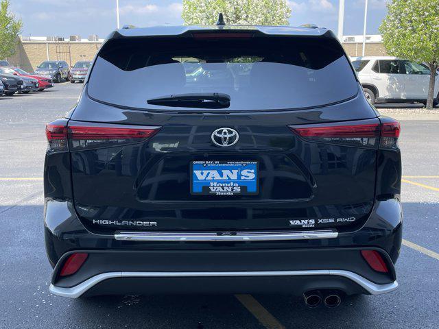 used 2023 Toyota Highlander car, priced at $43,595
