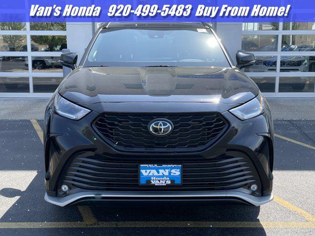 used 2023 Toyota Highlander car, priced at $42,999