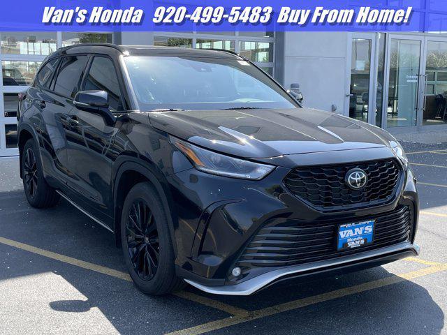 used 2023 Toyota Highlander car, priced at $42,999