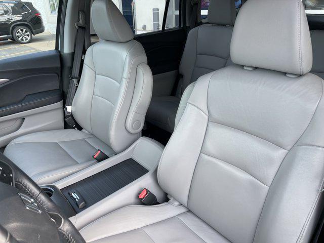 used 2022 Honda Pilot car, priced at $35,395