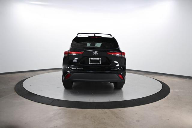 used 2022 Toyota Highlander car, priced at $38,000
